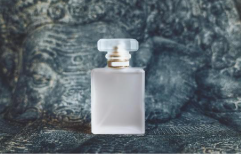 Do You Need a Signature Scent? The Psychology Behind Identity and Fragrance